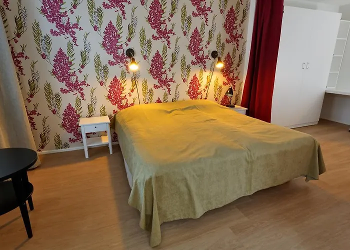 フォレノム サービスド クルーヌンハカ アパート