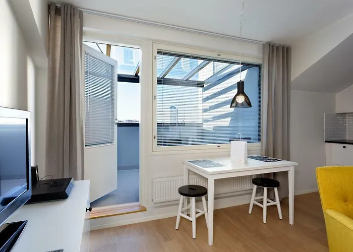 フォレノム サービスド クルーヌンハカ *